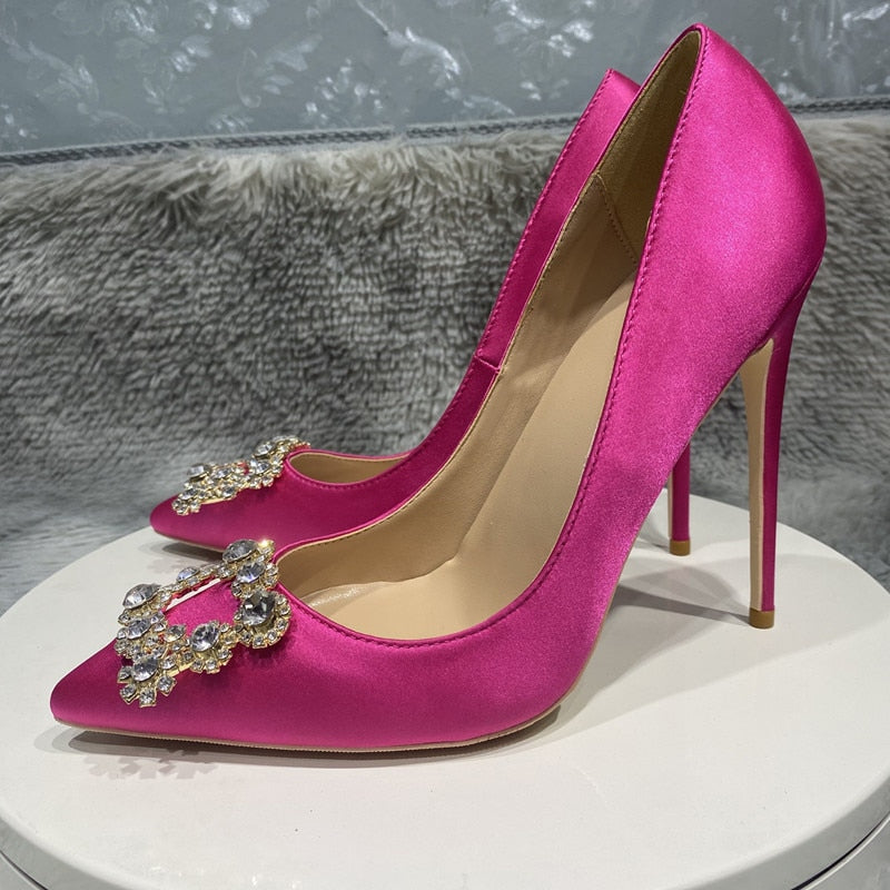 Electric pink heels – Taaramitra